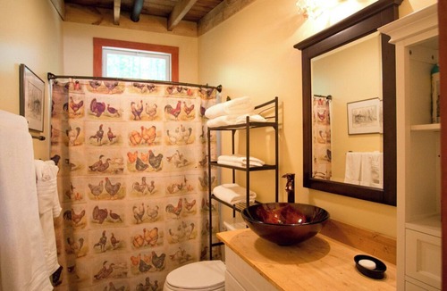 Charles City Bed & Breakfast | The Henhouse at Peace Hill Farm
