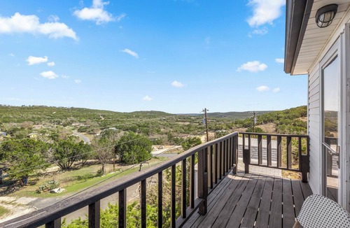 Leander House | The Heritage Hideaway Views Games & More