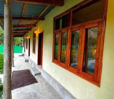 Minapin Hotel | The Hermes Hotel & Backpackers Hostel