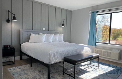 Petersburg Hotel | The Hermitage Inn and Taphouse