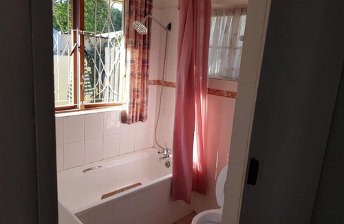 Kenilworth Bed & Breakfast | The Hermitage