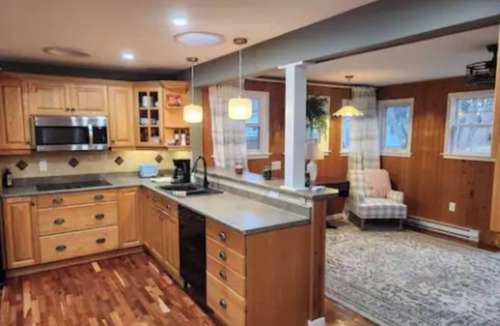 Hampton House | The Heron's Landing Guest House.