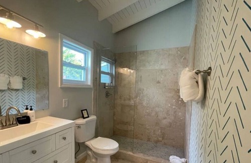 Estate Hull Cottage | The Hideaway-Beachfront Cottage #6