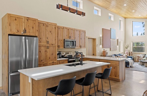 Fairplay Cabin | The Hideaway - Hot tub, Fire pit, Private, Modern, Garage
