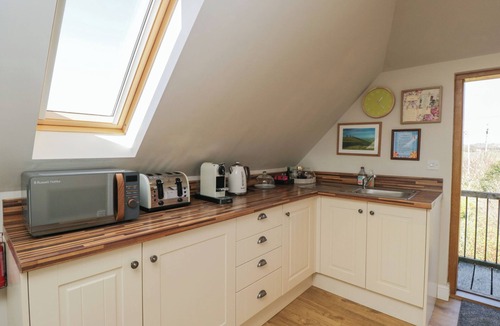 Bromham Cottage | THE HIDEAWAY LOFT, character holiday cottage in Bromham, Wiltshire