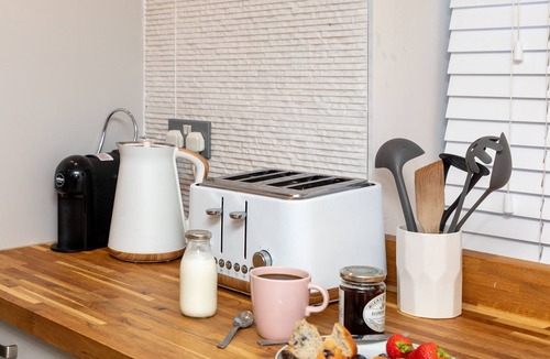 Southampton City Centre Apartment | The Hideaway -studio flat is in Oxford Street