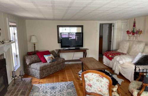 Brewster Apartment | The Hideaway