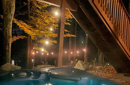 Lake Ariel House | The Hideout Chalet Hot Tub & Fire Pit