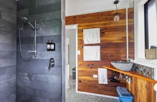 Mangawhai Hotel | The Hideout