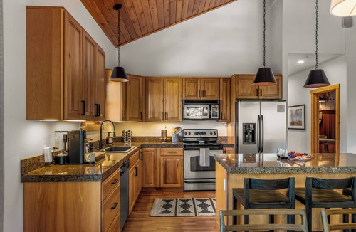 Valley of the Sun House | The Hideout: Speakeasy, Arcade, Sauna & Hot Tub&More: Mountain Cabin at 11,000ft