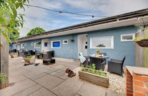 North Sunderland Hostel | The Hides