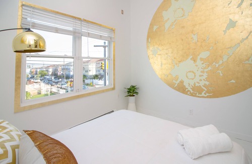 Queens Condo | The High Tide Studio #4 Studio Bedroom Hotel Room by Redawning