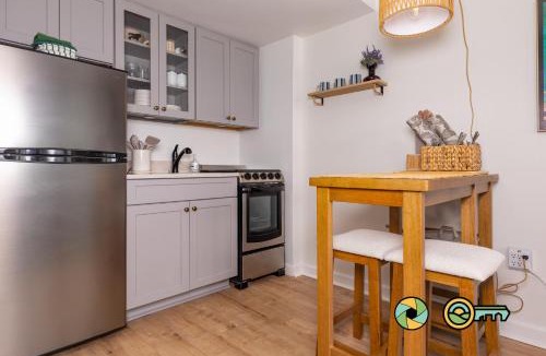 Basye House | The Hill A-21: Little Fox Den