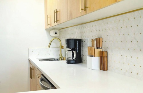 Mission Hills Apartment | THE HILLSIDE HIDEAWAY | Mid Century | Big Terrace | A Duplex Property w/2 separate apartments. Perfect for Families Traveling Together