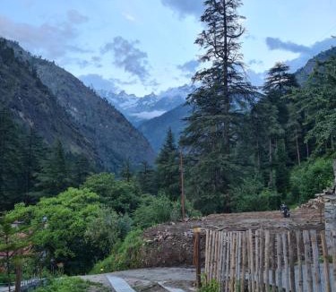 Kasol Hotel | The Hillside