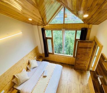 Naggar Apartment | The Himalayan Castle View Retreat