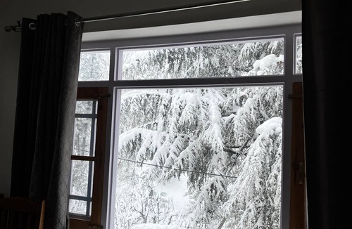 Srinagar House | 'The Himalayan Nest – Comfort, Hospitality & Local Charm Await!"