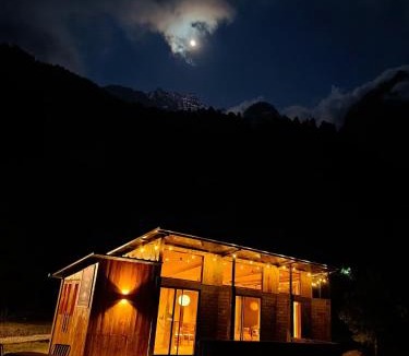 Phakding Hotel | The Himalayan Phakding