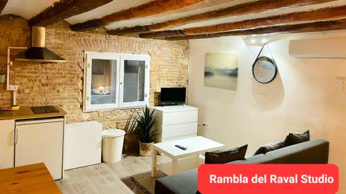 El Poble-sec Apartment | The Hipstel Parallel