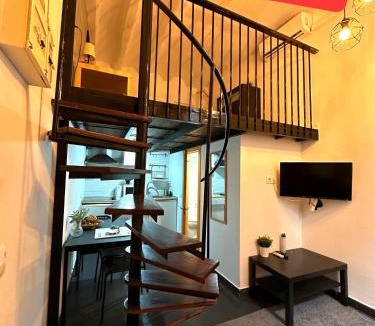 El Poble-sec Apartment | The Hipstel Parallel
