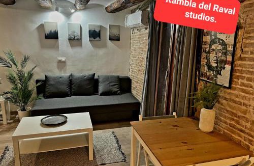 El Poble-sec Apartment | The Hipstel Parallel