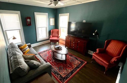 Sheboygan Falls Apartment | The Historic Downtown Suite