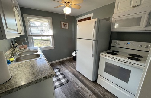 Valencia Terrace Cottage | The Historic McGregor Cottage