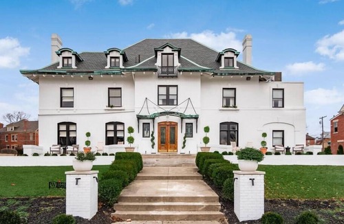 Near East Columbus Villa | The Historic Werner House w/Gym, Spa & Speakeasy