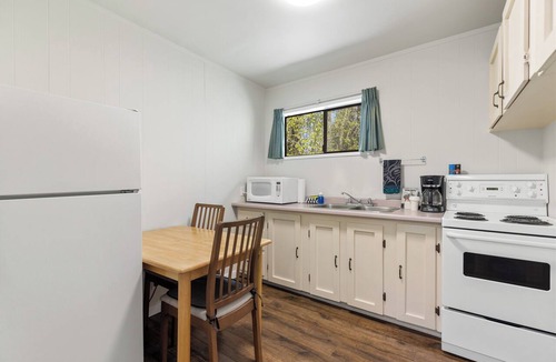 Mount Currie Hotel | The Hitching Post Motel