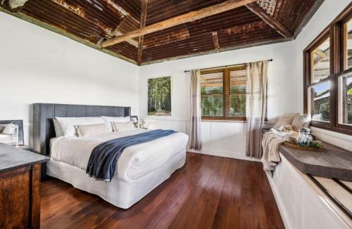 Coramba House | The Hitching Rail Hut - Relax, Unwind & Reconnect