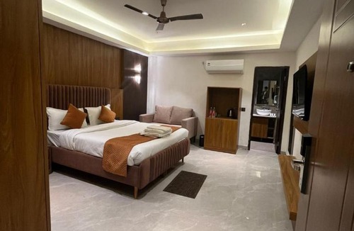 Noida Hotel | The Hoften Lotus Court, Noida