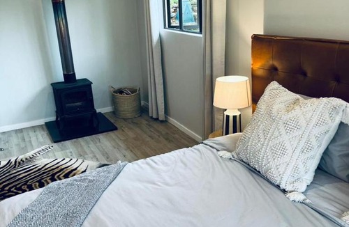 Elandskop House | The Homestead at Qambathi Mountain Reserve - pets welcome - Wood fired hot tub