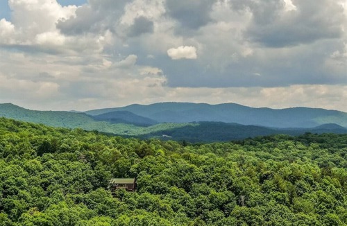 Ellijay Cabin | The Honey Pot | Ellijay, GA
