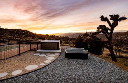 Pioneertown House | The Hoopa House Pickleball Paradise