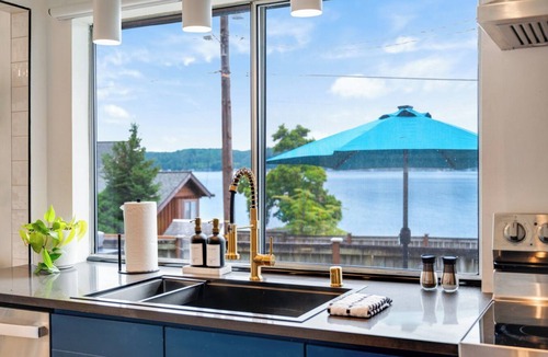 Belfair House | The Horizon on Hood Canal – Dog-Friendly with Private Beach, Hot Tub & Firepit
