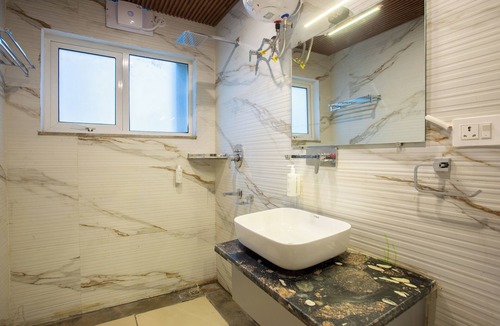 Lansdowne Hostel | The Hosteller Lansdowne