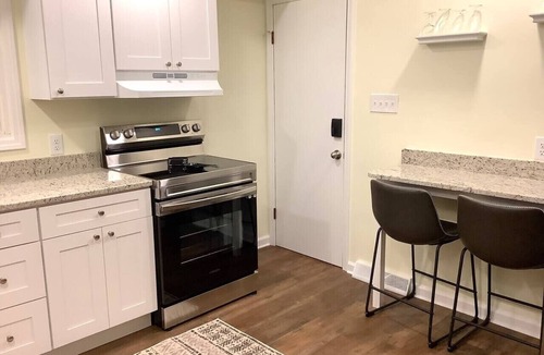 Cuyahoga Falls House | The House Hotels - Erie St. 2