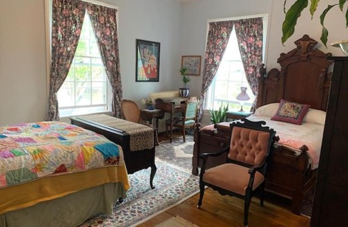 Niagara-on-the-Lake Bed & Breakfast | The House of Elsie Bed and Breakfast