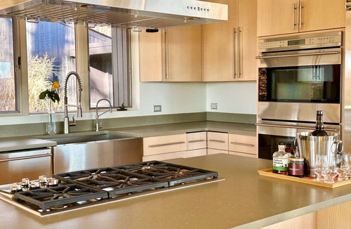 Poughkeepsie House | The Hudson Valley River Escape: Hot Tub, Stargazing, Stunning Views!
