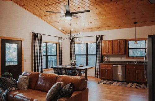 Pelsor House | *The Hummingbird Haven* The perfect retreat *