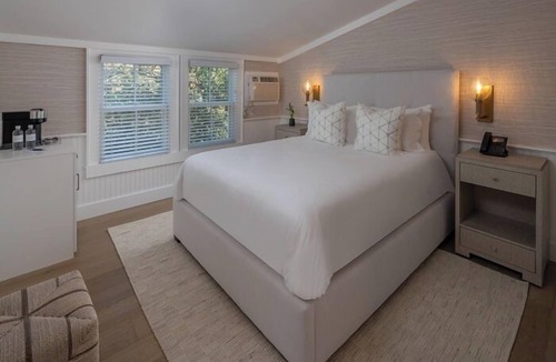 Egypt Lane Historic District Bed & Breakfast | The Huntting Inn