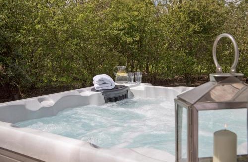 Ashbourne House | The Hut