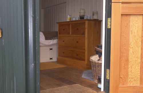 Godshill House | The Hut