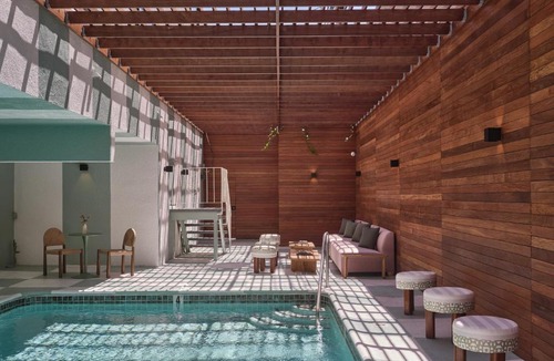 Koreatown Hotel | The Ivory