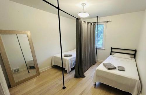 Oakwood Village House | The Jade Hostel