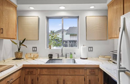 Eugene House | The Jasmine House - Cute & Centrally Located 2 Bedroom Home