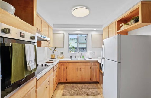 Eugene House | The Jasmine House - Cute & Centrally Located 2 Bedroom Home