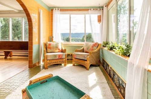 Drums House | The Jeweler's Villa Hot Tub, Privacy, ValleyView