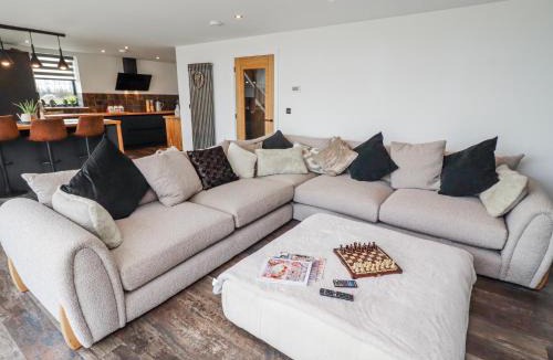 Warkworth House | The Joiners Cottage