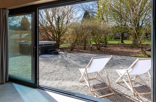 Etchinghill House | The Joiners Rest